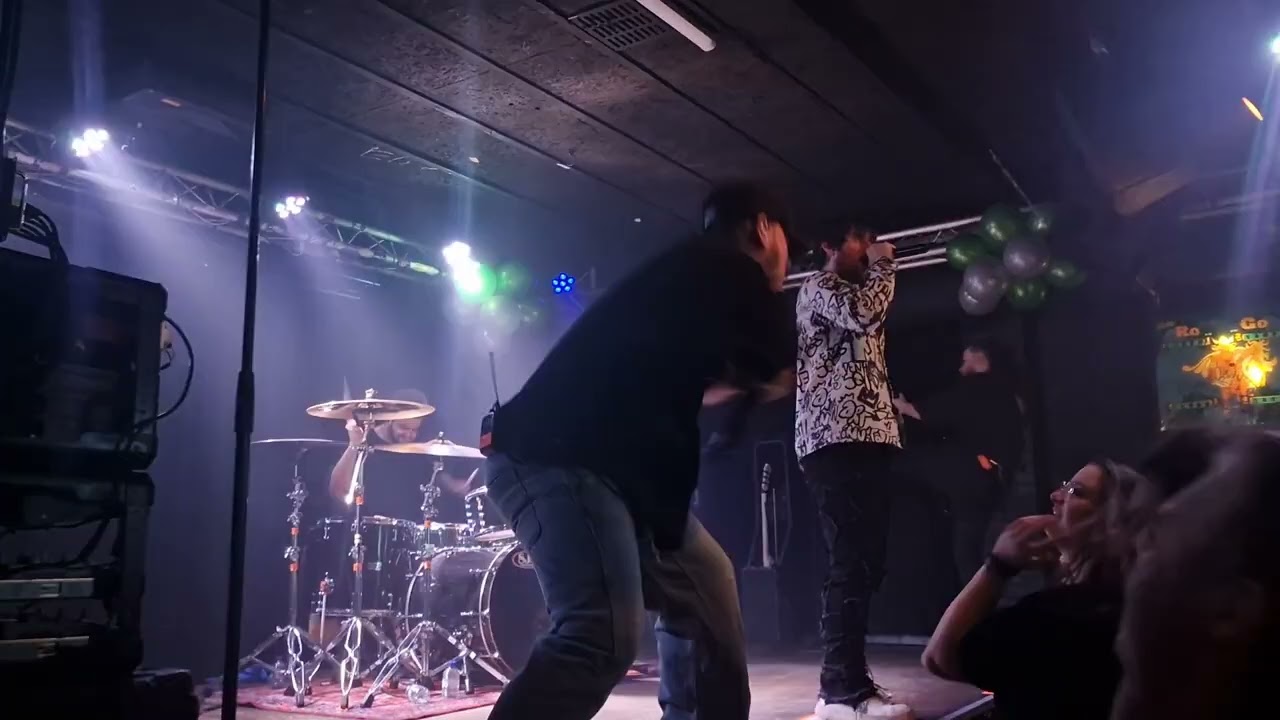 Nevertel - Criminal (live Altstad Eindhoven 30/10/2025)