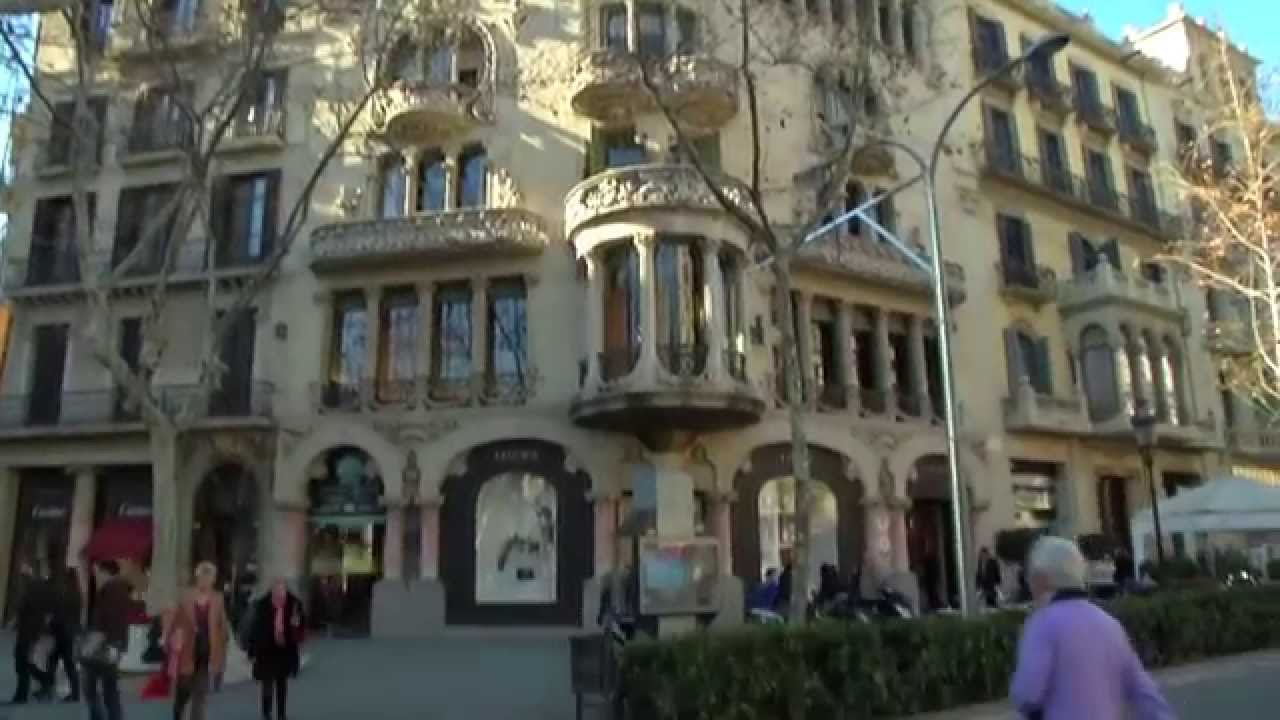 Joies del modernisme, al costat de casa