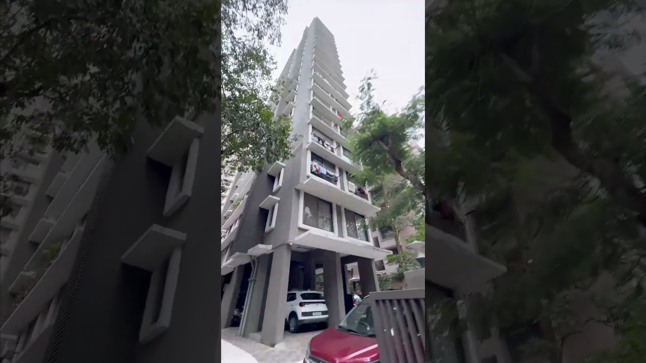 Mulund west ke premium area mai located ye 2bhk flat!