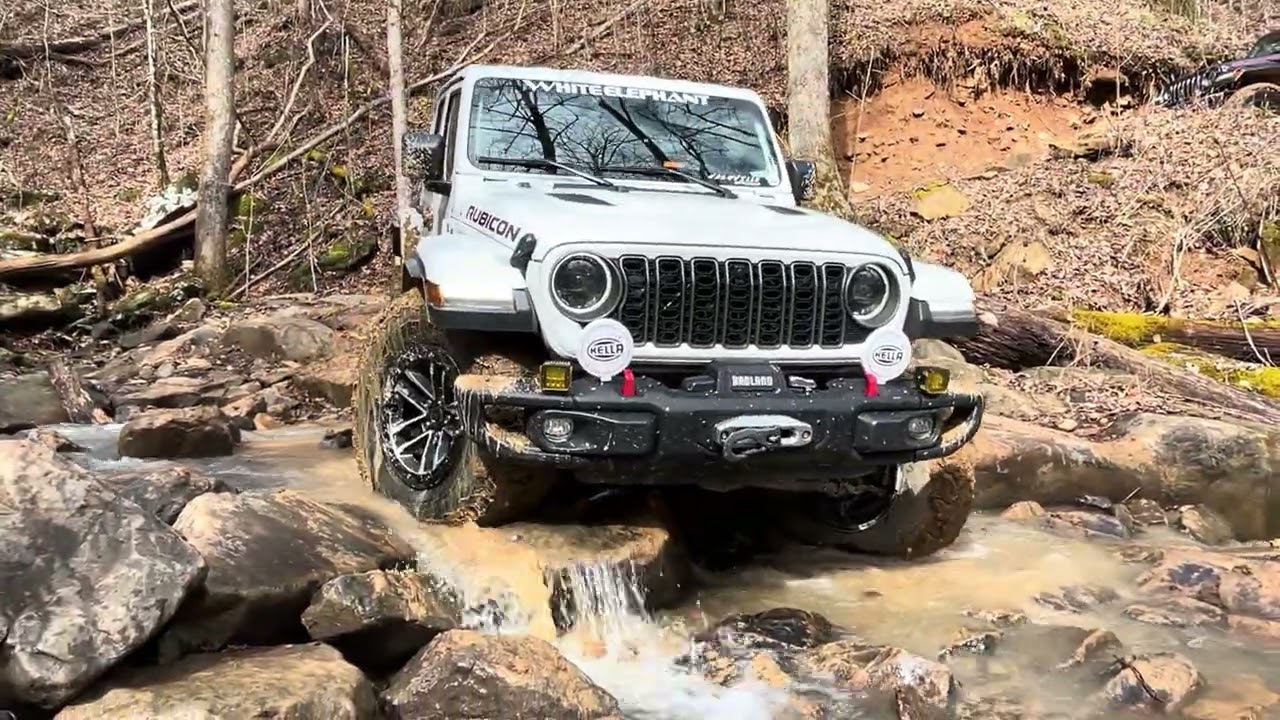 Coalmonth trails 8 