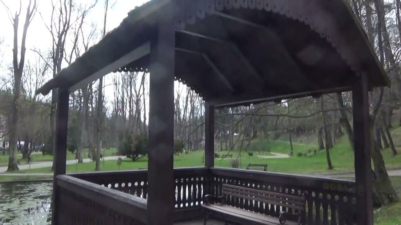 Park Zdrojowy i pijalnia wody mineralnej w Długopolu Zdroju 26 kwietna 2022 rok