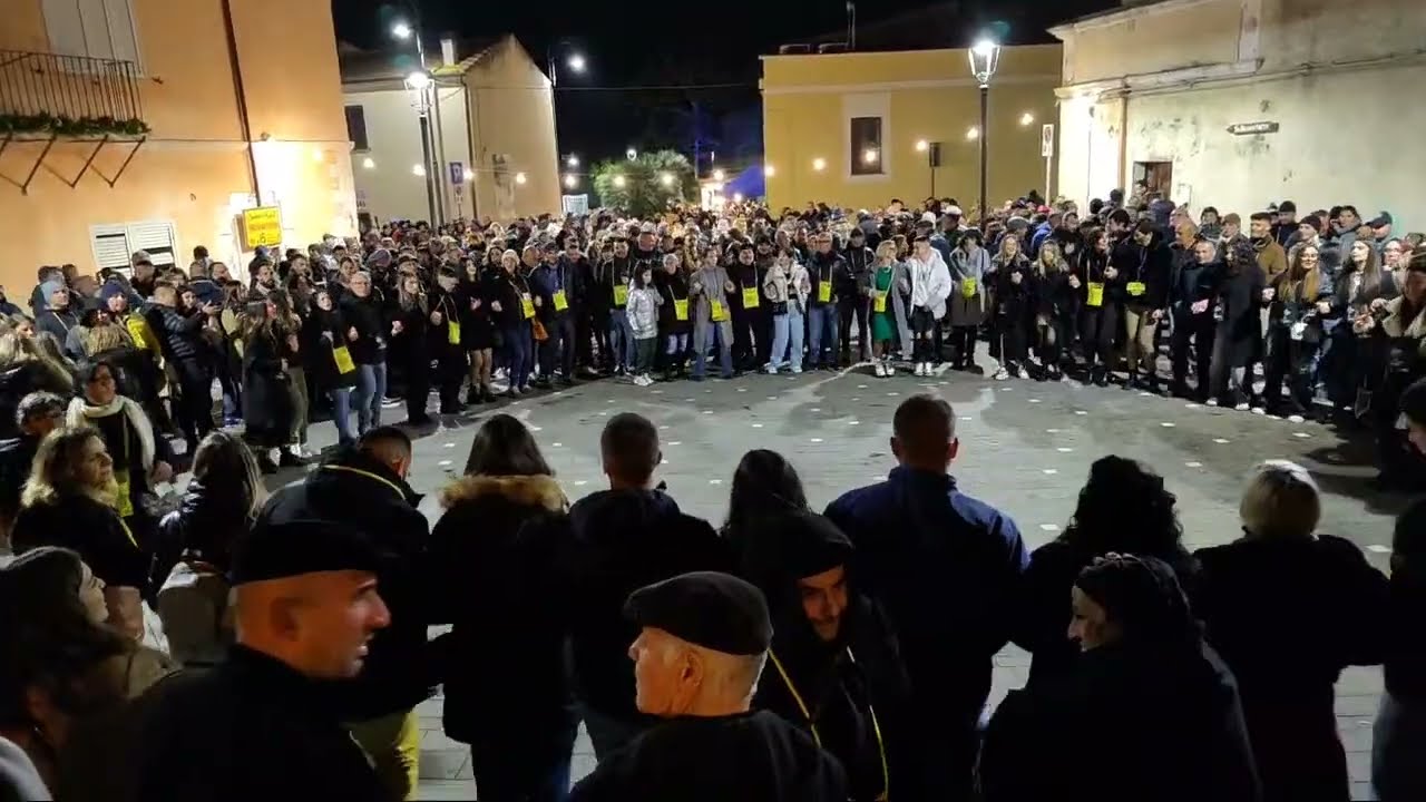 Sardinian Folk Dance: Ballu Tundu (Chentinas de Laerru wine and food event 2024)