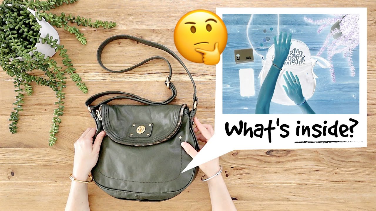 👜 WHAT’S IN MY MINIMALIST PURSE? | What's In My Bag 2020 (MINIMALIST MOM Purse Essentials)