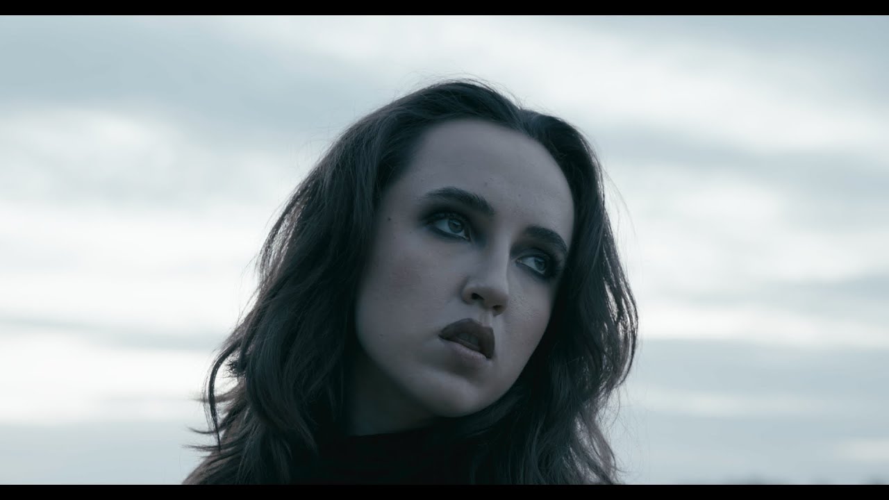 Maja Laura - Czerwone Słońce