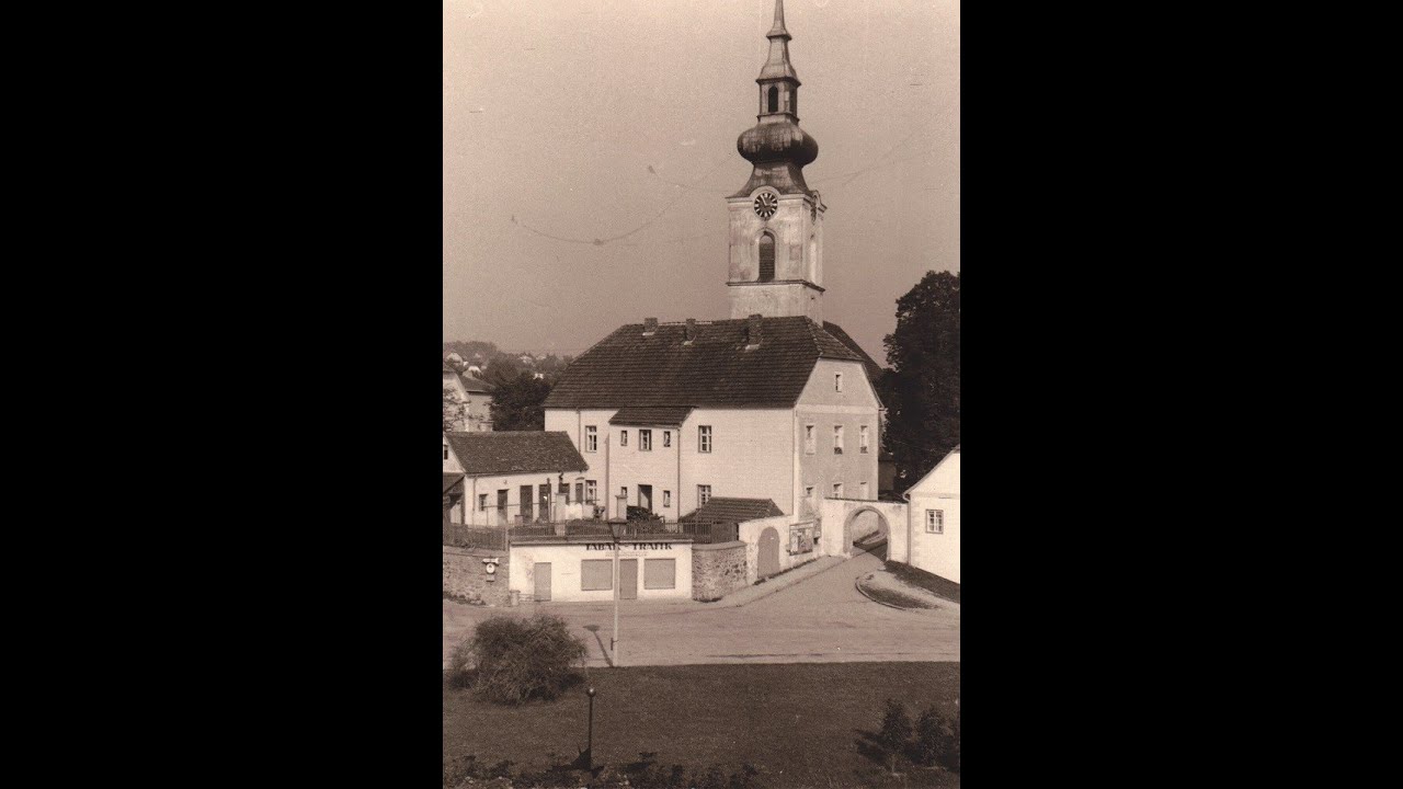 Probleme am Elterngrab von Adolf Hitler in Leonding 2011