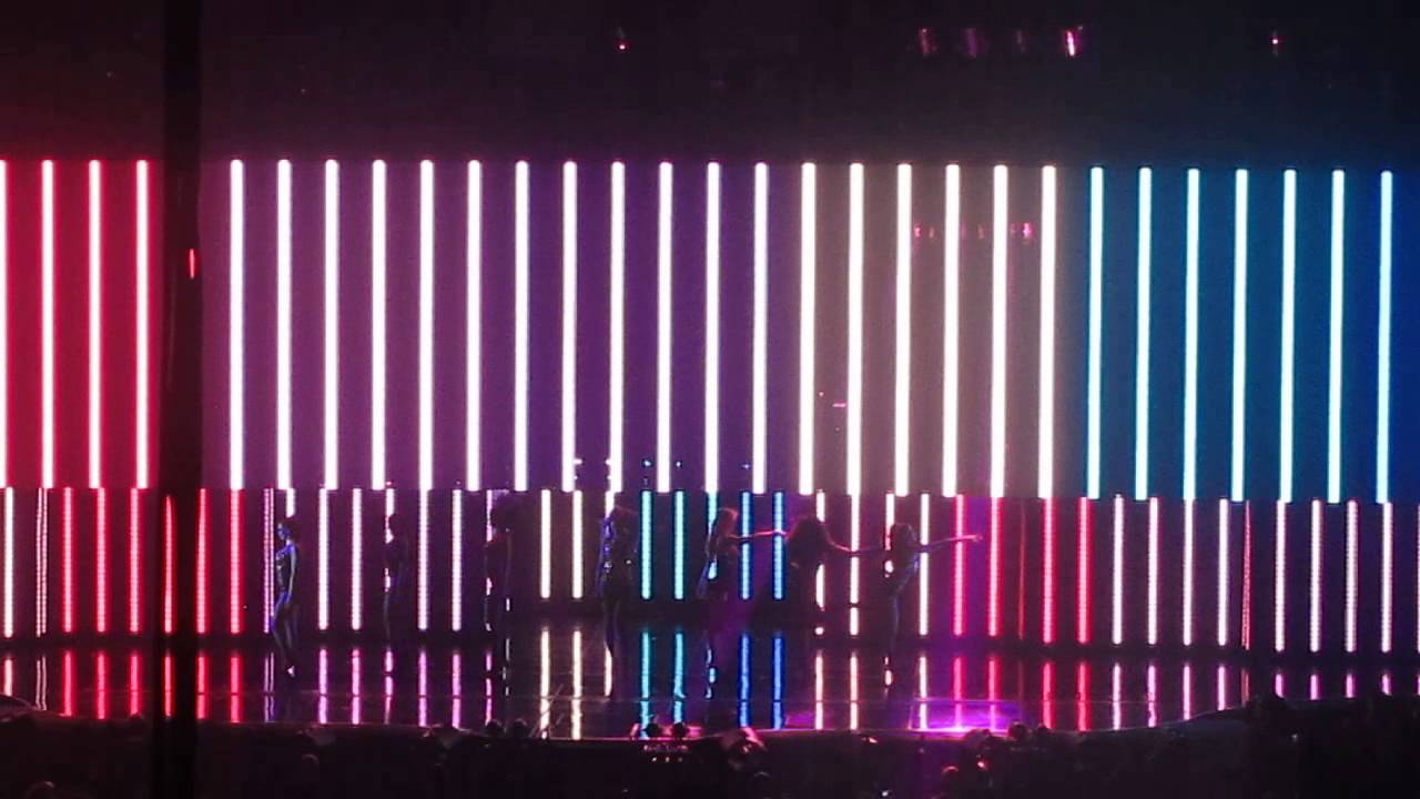 Beyonce - intro/ naugty girl/ blow (Mrs Carter Show World tour Amsterdam 19-03 2014)