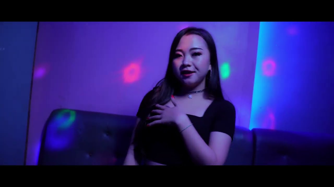 Vue King Ft. Dee Squad  | Kev Lom Zem / Ua Liaj Ua Teb (Hmong Rap MV)