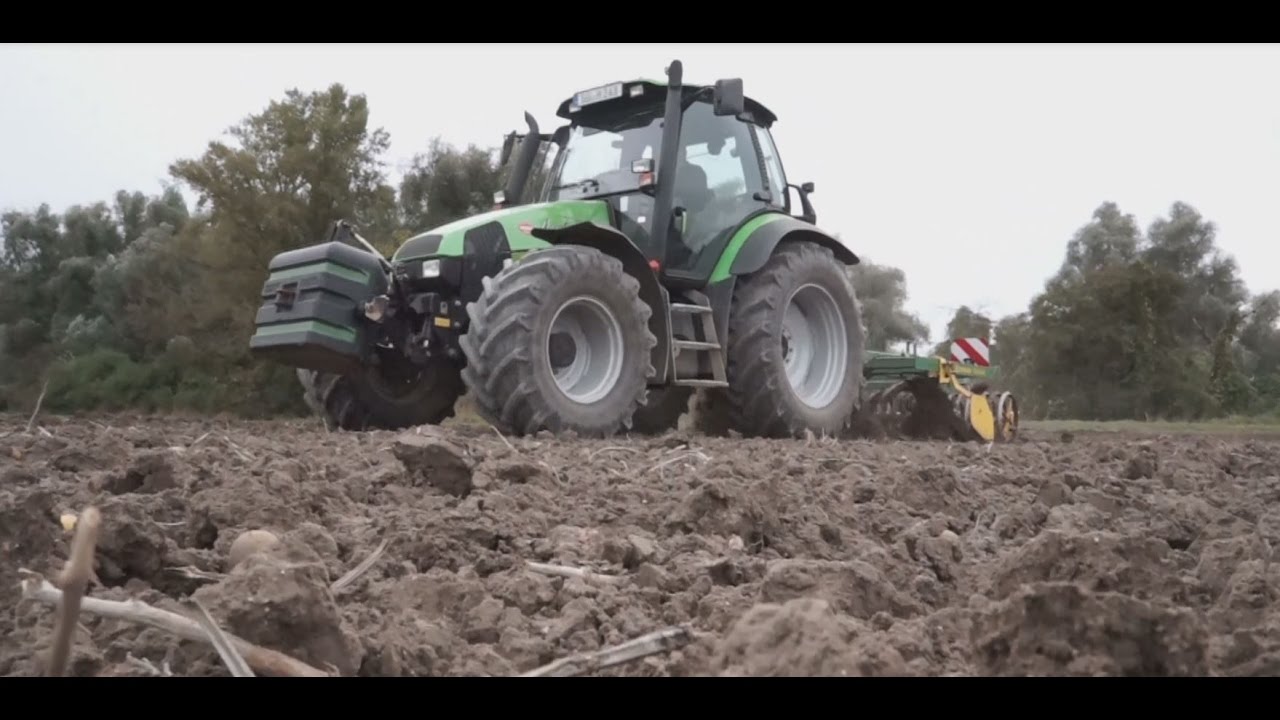 Grubbern mit einem Agrotron 115 mk3