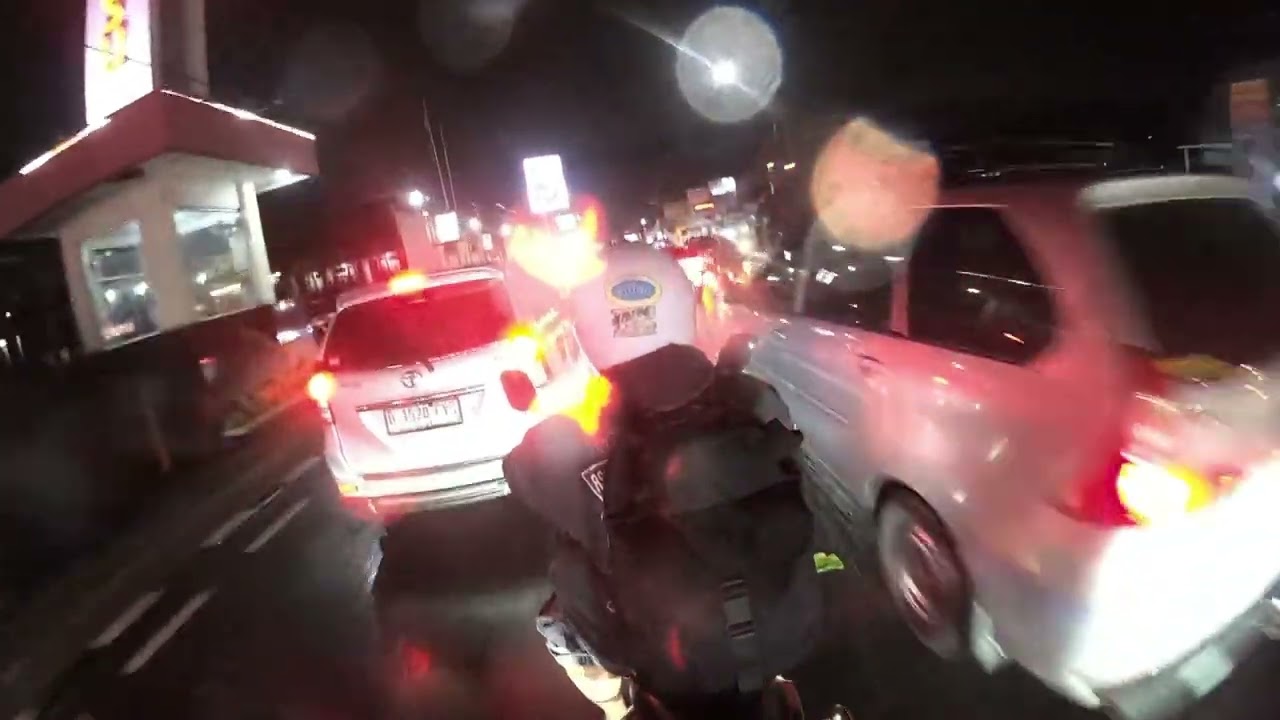 GS020803 Jalur Utama Cipanas Bogor Malam Hari | Lewat Pacet – Puncak Pass Cisarua | Motovlog #vlog