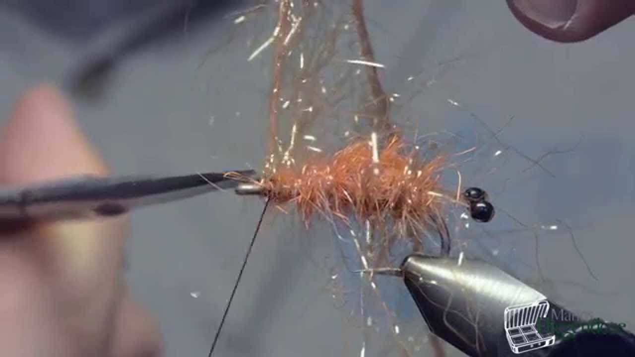 Marios Fliegendose bindet einen Bonefish Shrimp