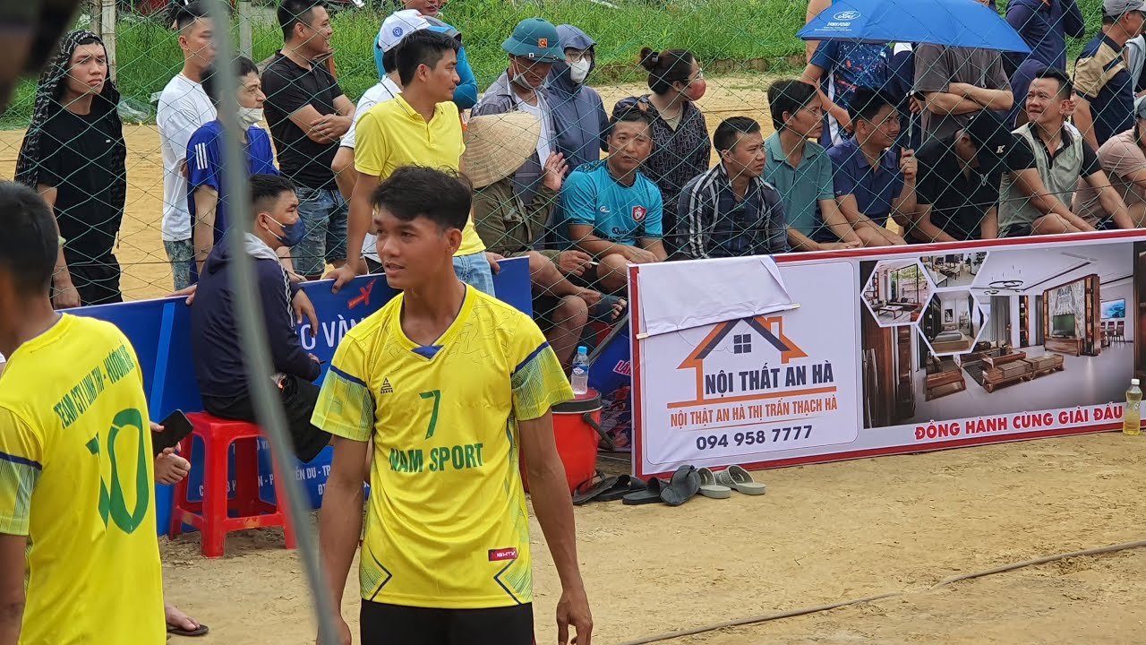 LINH THI ( ĐẠT HỌC SINH ) VS VƯỜN XOAID ( ANH THIỆN )