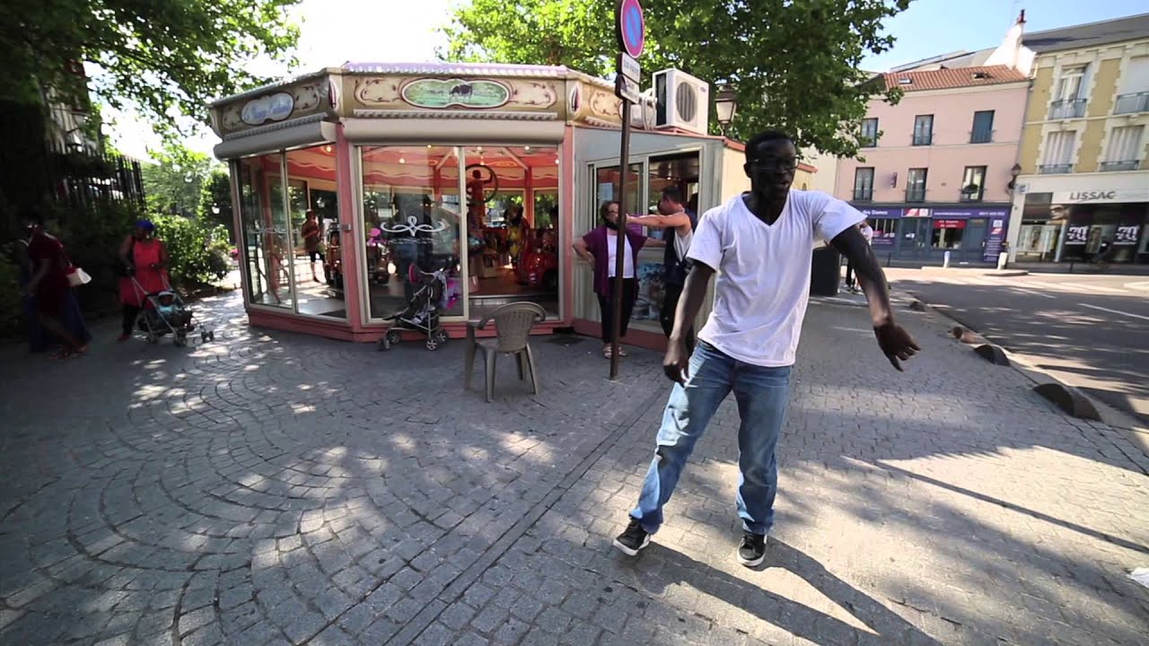 HAPPY MANTES-LA-JOLIE (Official video) - Pharrell WILLIAMS