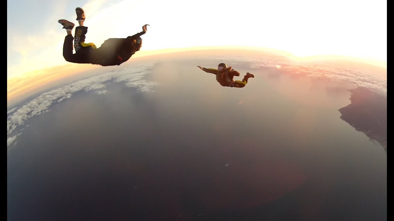 Jump 69 - Skydiving - 3 way relative work