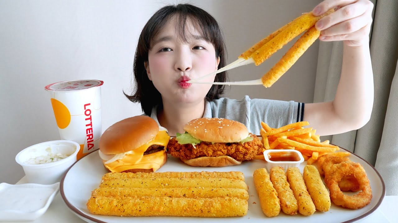 오랜만에 롯데리아 햄버거와 치즈스틱 잔뜩 먹방🧀신메뉴 침착맨 버거⁉️4장 치즈버거와 양념감자, 오징어링 REALSOUND MUKBANG | burger, cheesestick :D