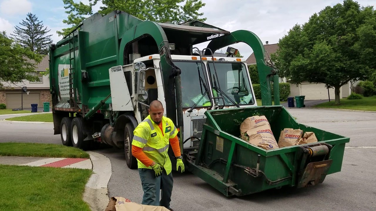 Waste Management Mack LE on yardwaste