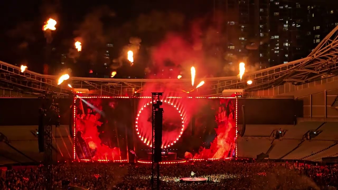 [I SEE FIRE LIVE BY ED SHEERAN] SYDNEY LOOP CONCERT  14TH OF FEB 2026