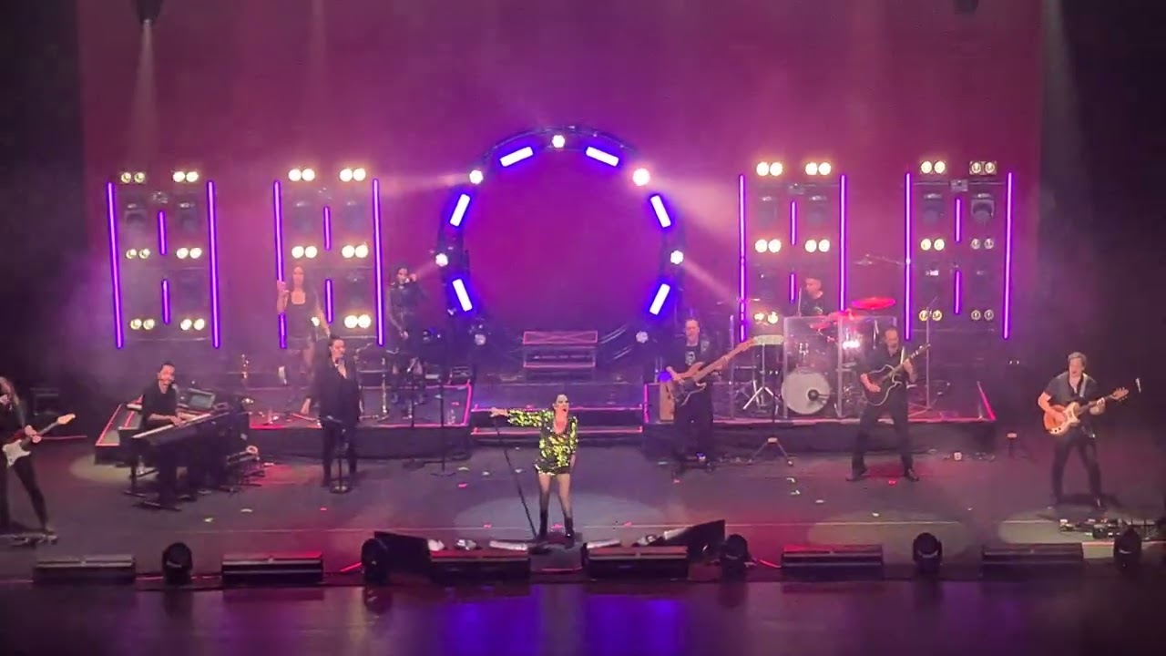 Malu - Ahora Tú - Gira 25 aniversario - cartuja center - Sevilla (24-02-24)