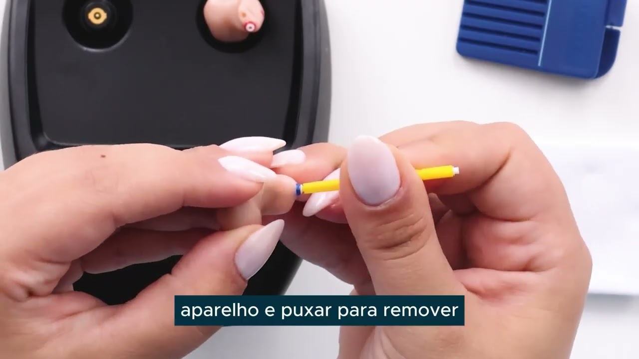 Como realizar a troca do protetor de cera dos aparelhos auditivos intra-auriculares