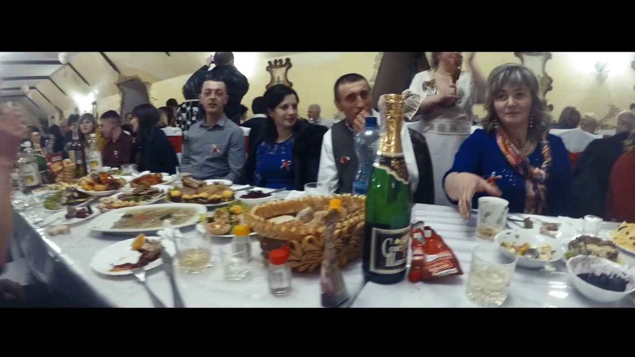 Як святкують весілля на Західній Україні. ВІТАННЯ МОЛОДИМ- КОЛОМИЙКА