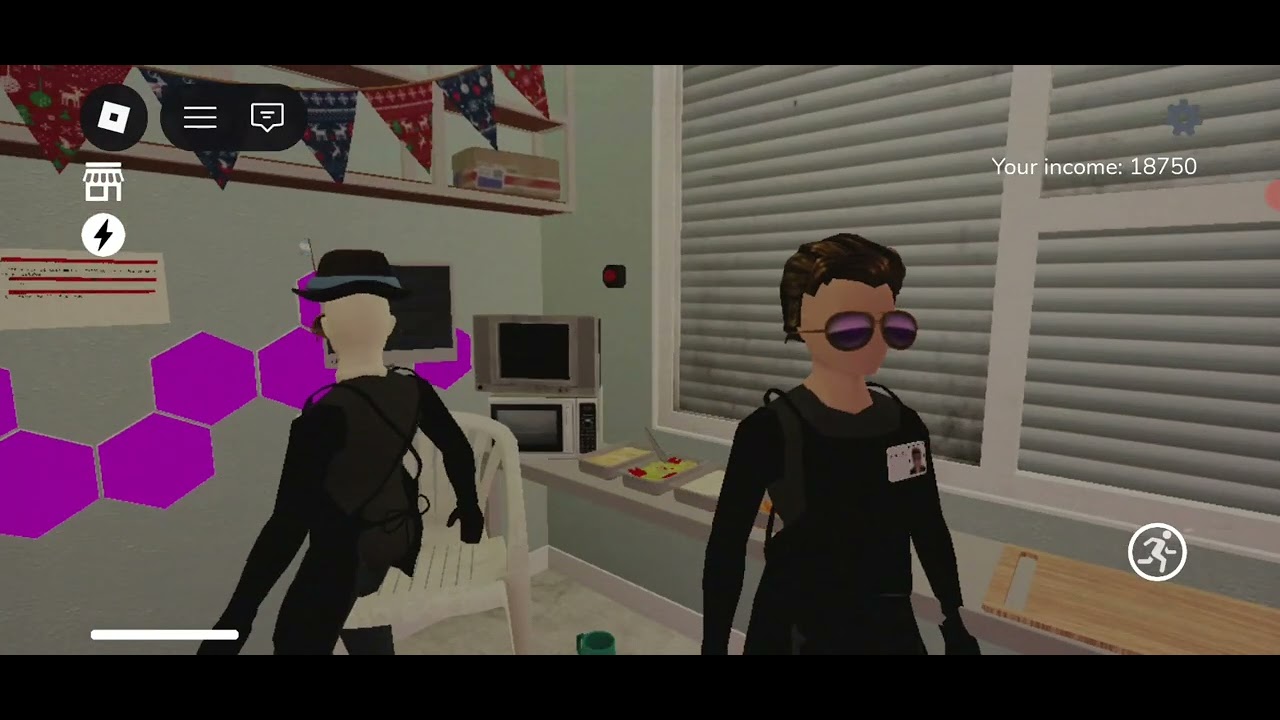 Playing scary shawarma game 
