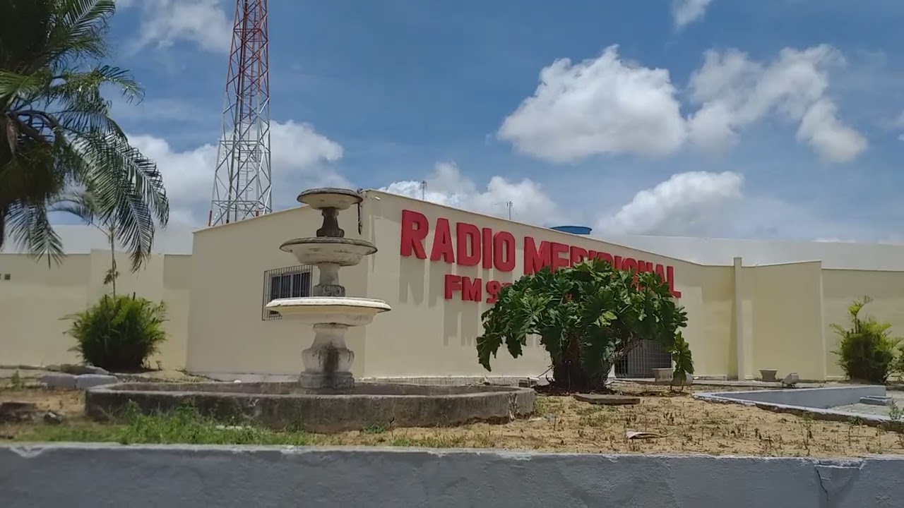 PIONERISMO: AS EMISSORAS DE RADIOS EM GARANHUNS-PE  NO INTERIOR DO ESTADO/PE.