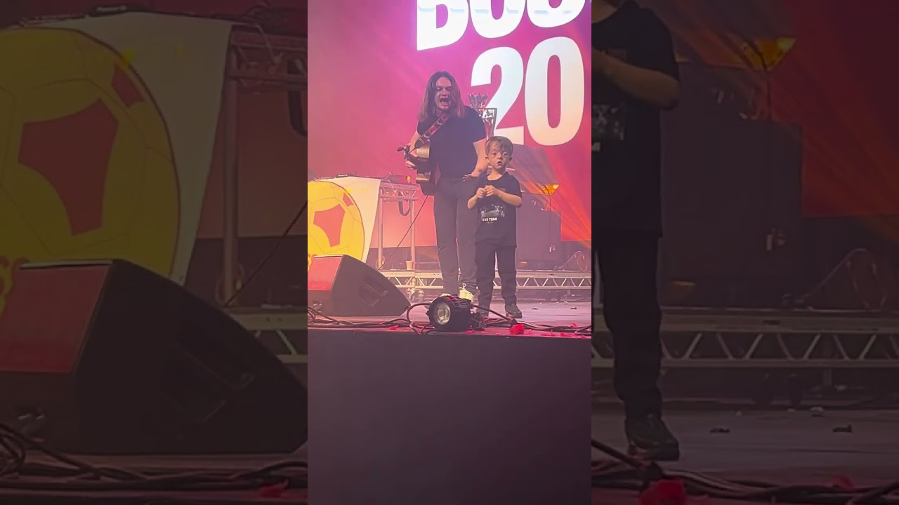 Jamie Webster brings out Isaac Kearney at boss kids  ❤️