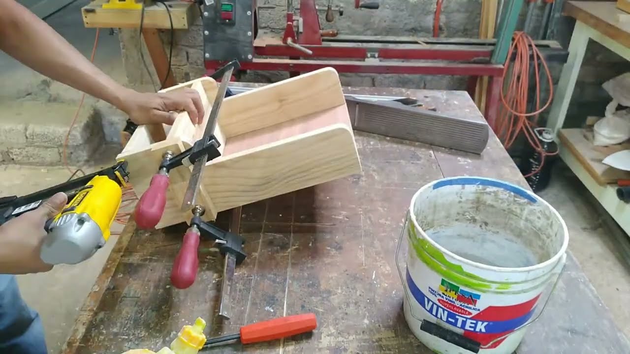 como fabricar un ORGANIZADOR DE MARCADORES PARA ESCRITORIO , Time - lapse..