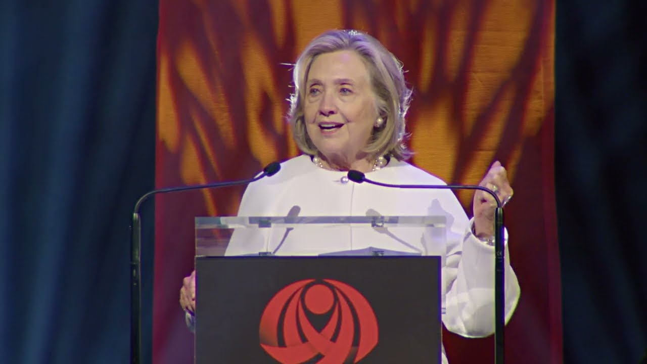 Business & Finance Awards 2025 : Hillary Clinton receives the Sutherland Leadership Award