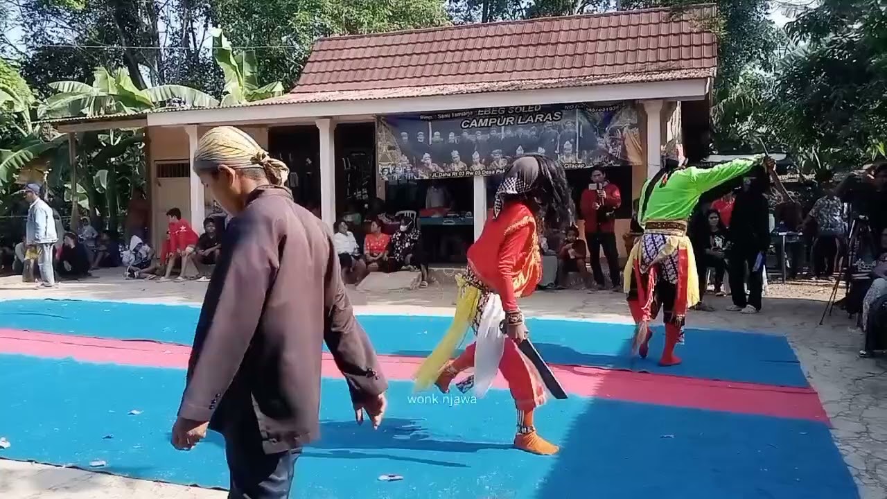 Tari Ebeg Campur Laras