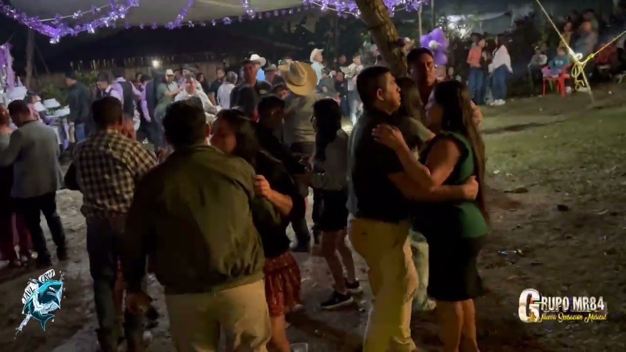 Grandioso baile en Ayacaxtle,fiesta d 15 años ( grupo mr84 ) 03-01-26 