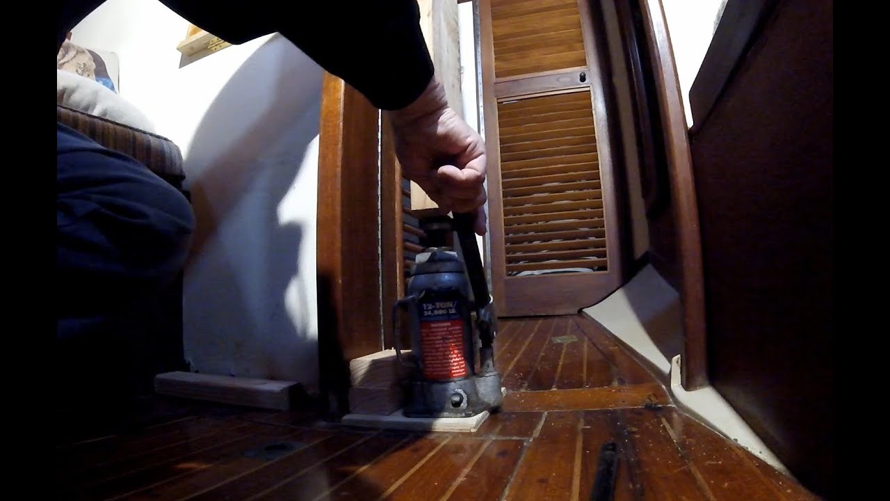 Sail On - #25 - Westsail 32 Bulkhead Beam Compression and Termite Damage