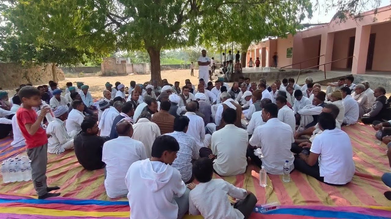 सारणावास सांगड़वा में आज संरपच चुनाव को मध्यनजर रखते हुए,उम्मीदवार चयन मीटिंग में मामला गरमाया👏।