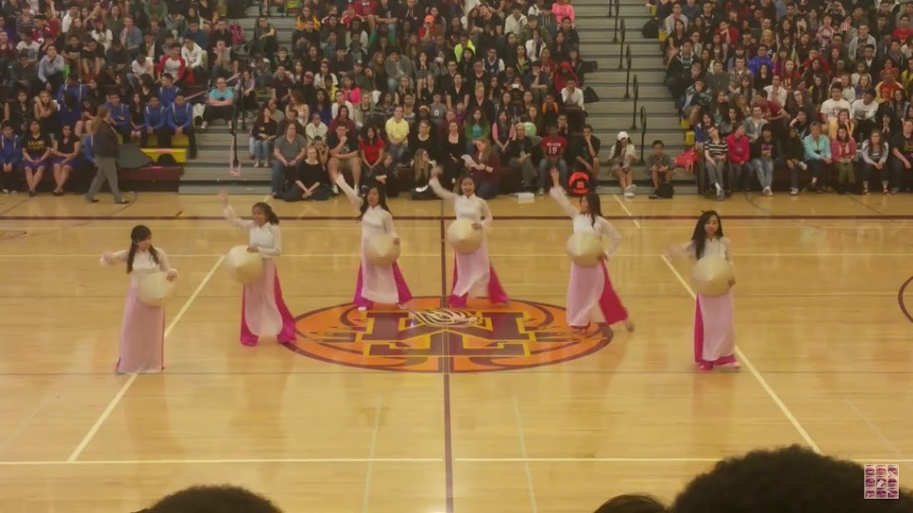 2015 MultiCultural Assembly ❤ Vietnamese Hat Dance
