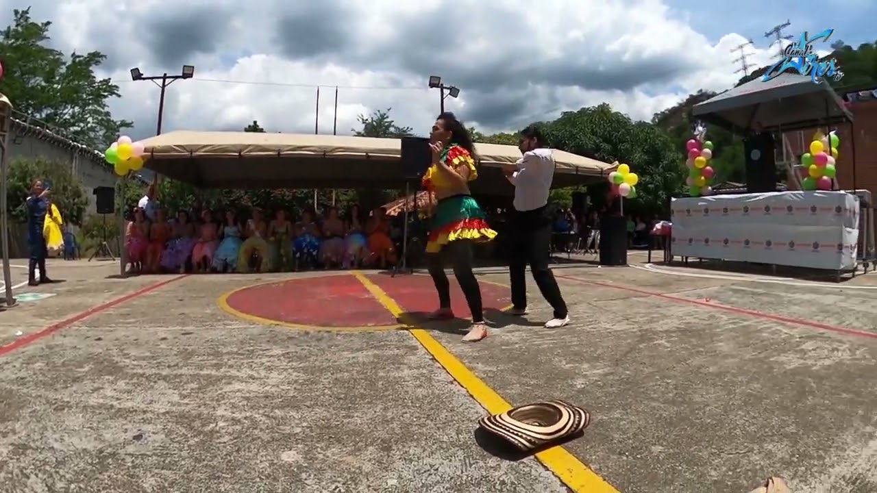 REINADO DE LA ADULTA MAYOR EN LA RECLUSIÓN DE MUJERES DE BUCARAMANGA