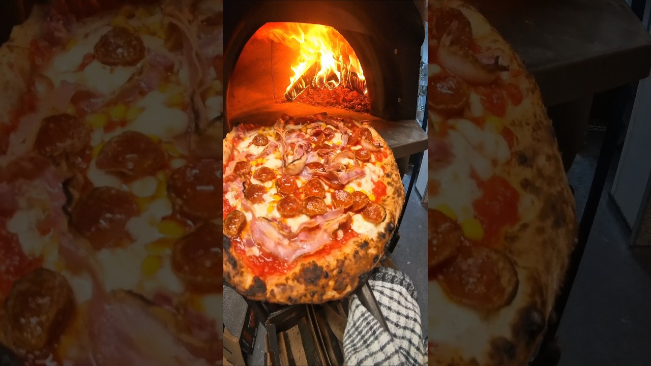 POV: Robię pizzę z pancettą, pepperoni i kukurydzą! 🍕 🔥#deliveroo #pizza #pov #wirusowe #satysfakcjonujące