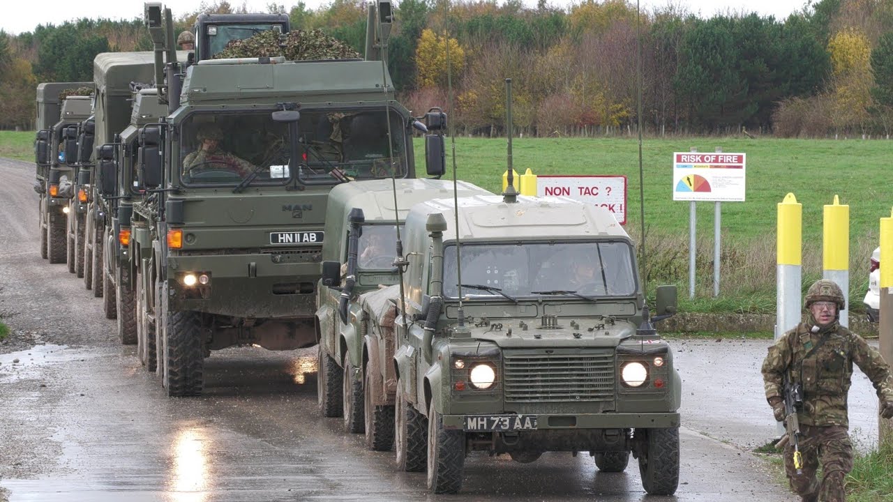 British Army convoy crosses main road 🪖 🇬🇧