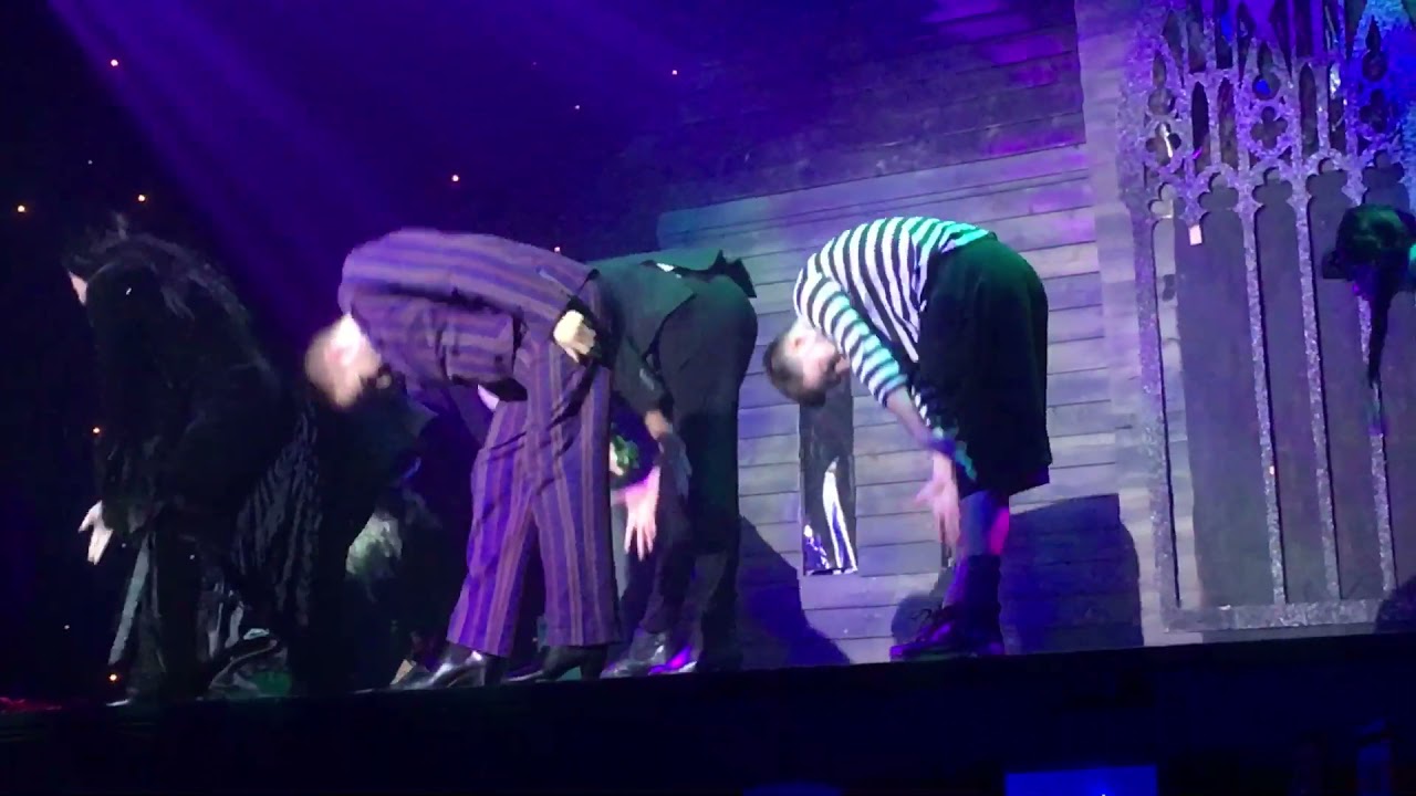 Funny Girls Halloween Show “Addams Family”