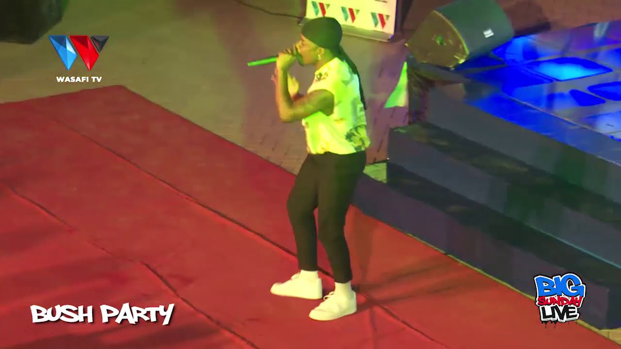 WHOZU AKICHAFUA KWENYE BIG SUNDAY LIVE/ DIAMOND NA RAYVANNY WAKICHEZA KWA HISIA