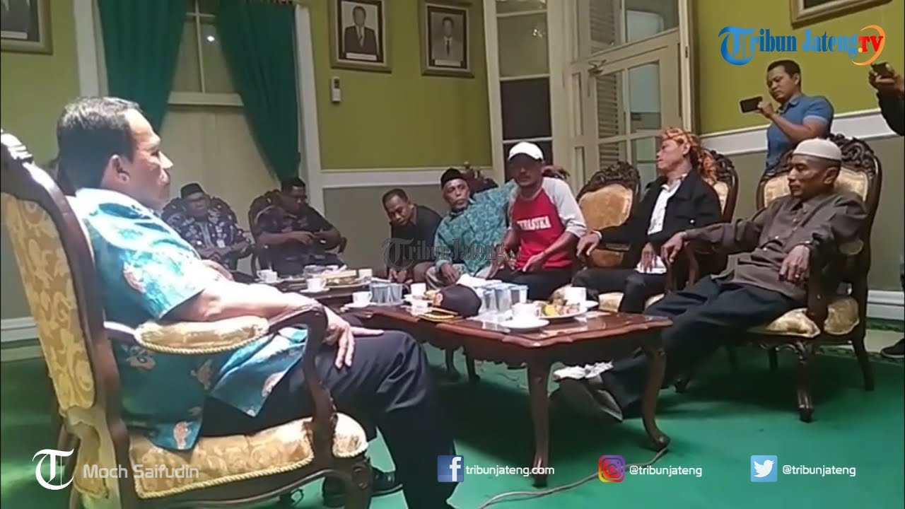 Warga Demak Demo Tuntut  Tutup Karaoke