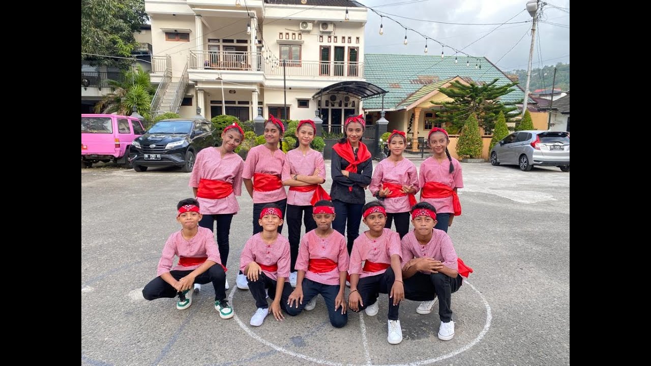 Tarian Enggo Lari (Kelompok SMTPI Ebenhaezer II Jemaat Imanuel OSM)