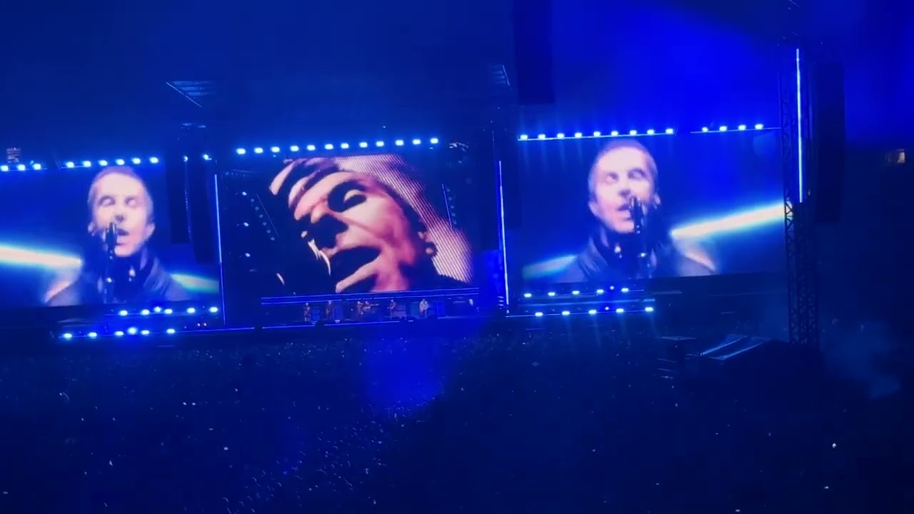 Oasis - Slide Away - Cardiff (July 4th) 