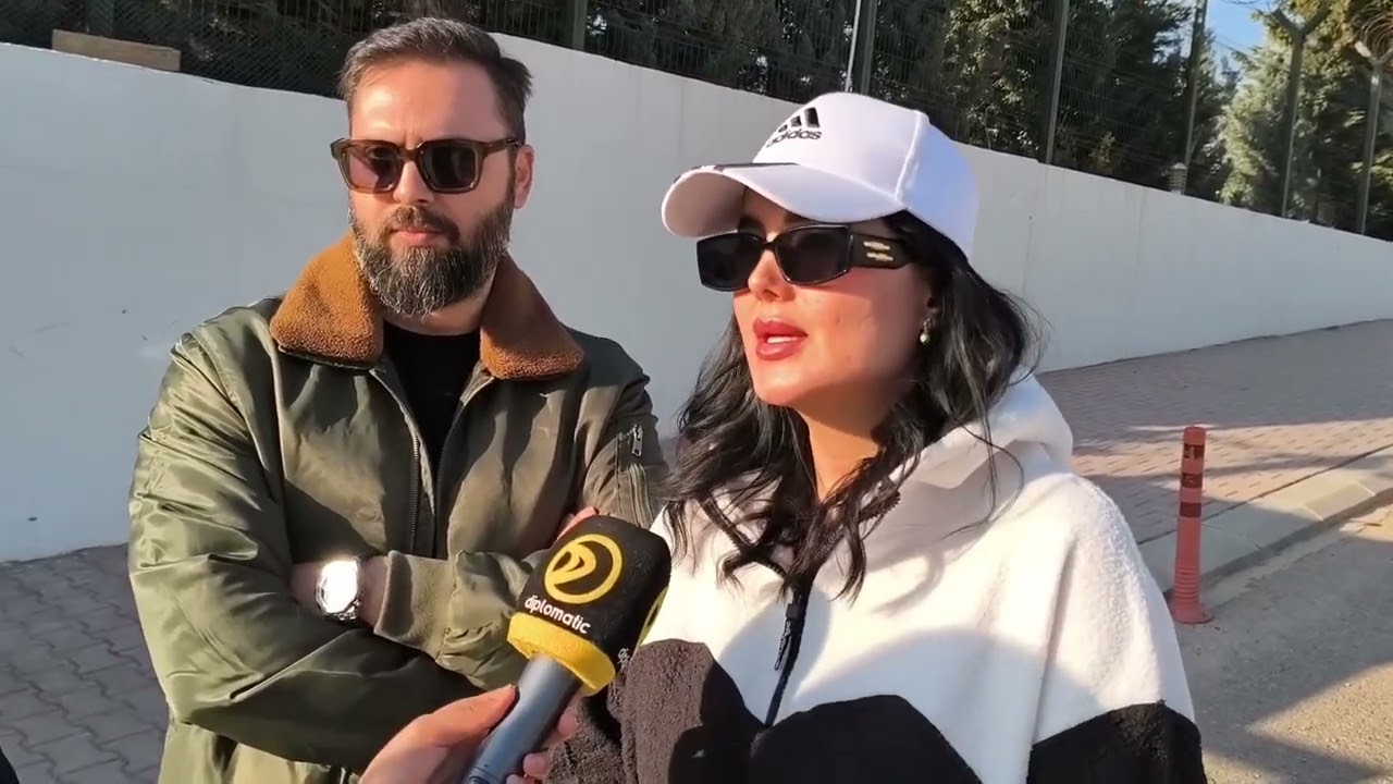 هونەرمەند چریکەی عەبەڕەش و هاوسەرەکەی سەردانی خێمەی مانگرتووانیان کردووە؛ بزانە دەڵێن چی؟