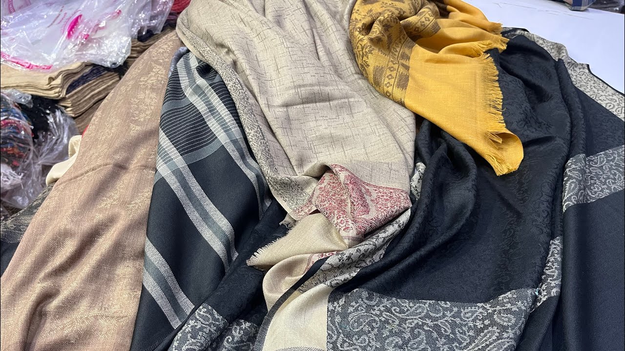 Pashmina shwal reversible shwal in very big price600/-  damaka sale buy 10 get 1 free. Hurry to sale