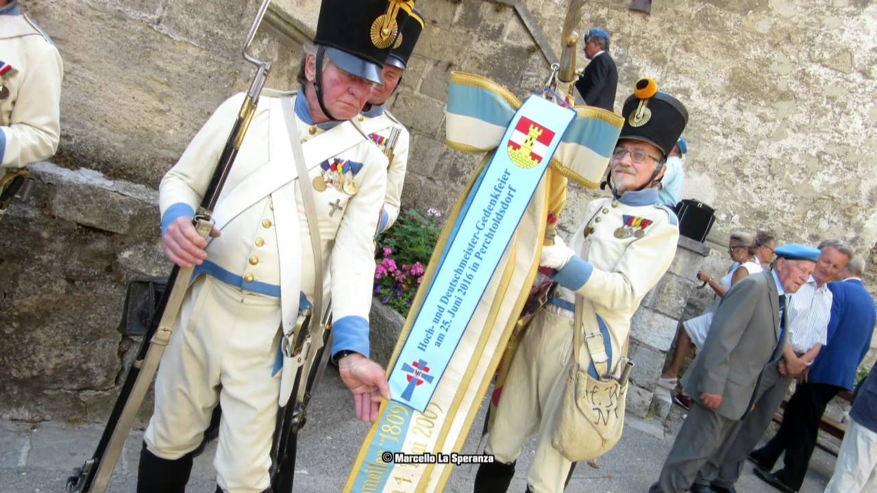 Fahnengru&szlig; in Perchtoldsdorf