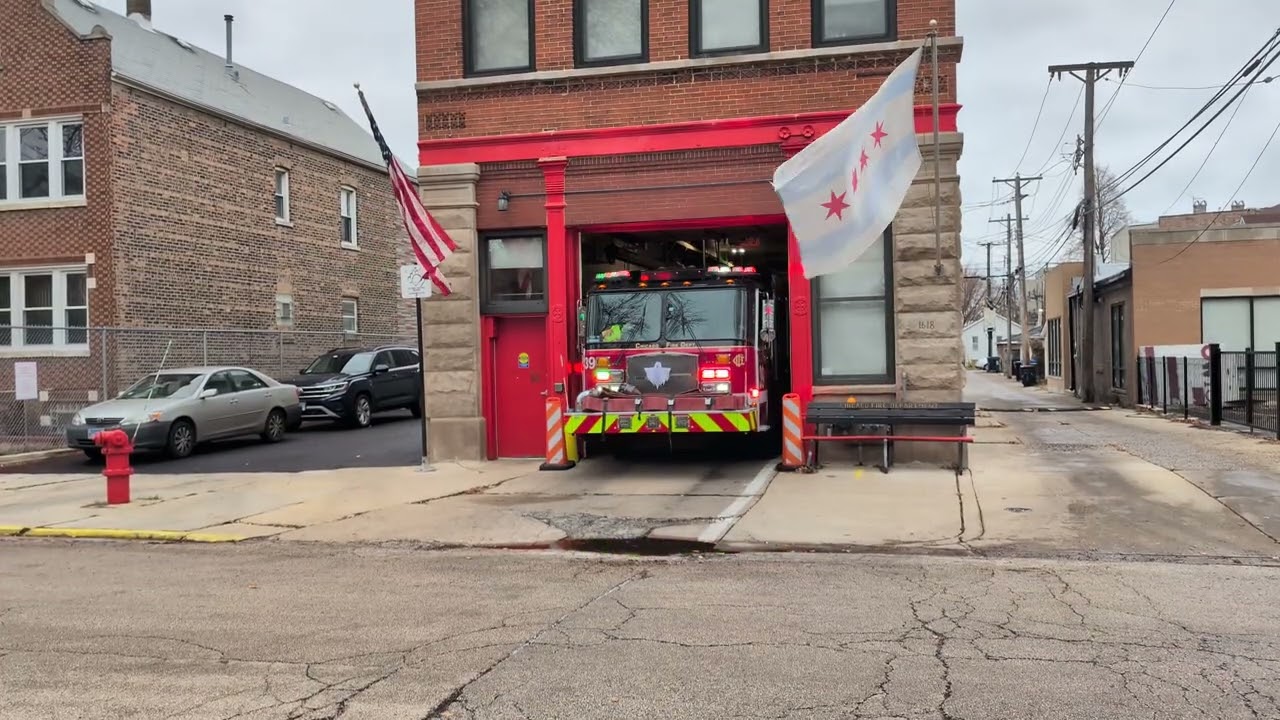 Chicago Fire Department- Engine 39 Responding 