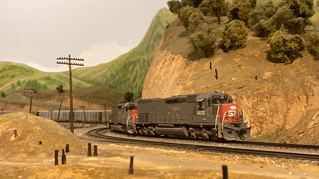HO Scale Southern Pacific Train over Tehachapi Loop at the La Mesa Model RR Club.