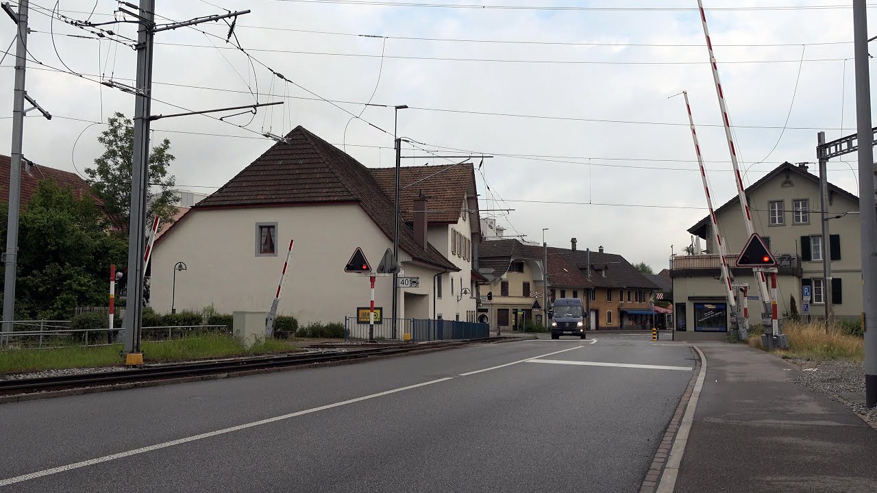Railroad Crossing - Oberentfelden (CH) - Bahnübergang Hauptstrasse , Passage à niveau