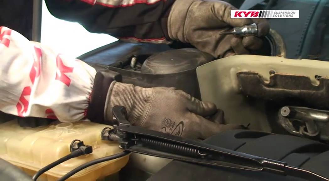 Peugeot 407 - FRONT - Передние амортизаторы KYB установка