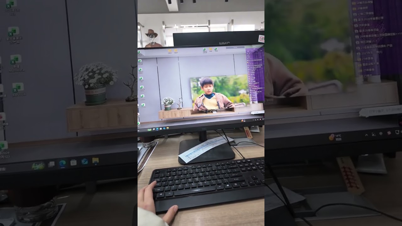Boss vs Employee: A Hilarious Day of Slack-offs