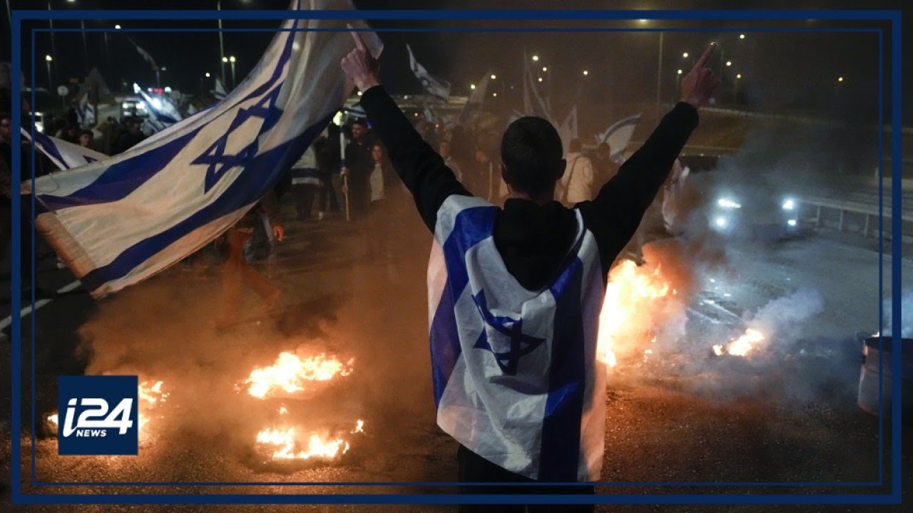 How is Israel's political crisis viewed around the Arab world?
